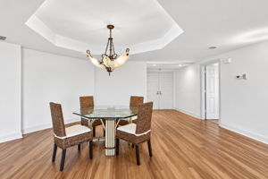 Foyer/Dining Room
