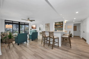 Breakfast Bar - Living