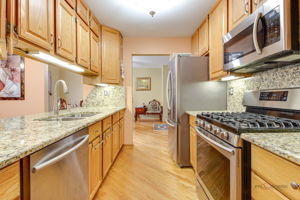  Photo 9