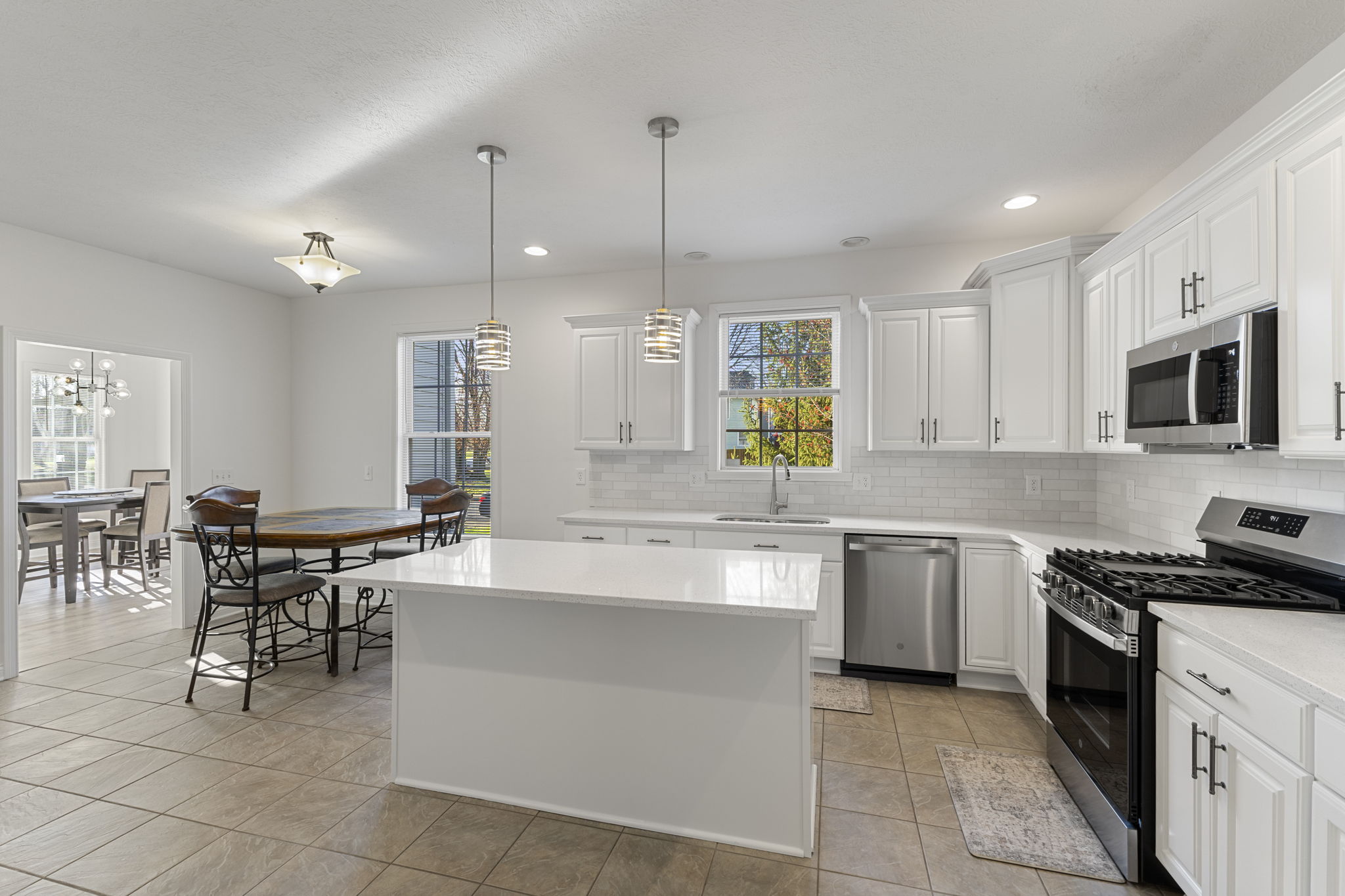 Kitchen/Breakfast Area