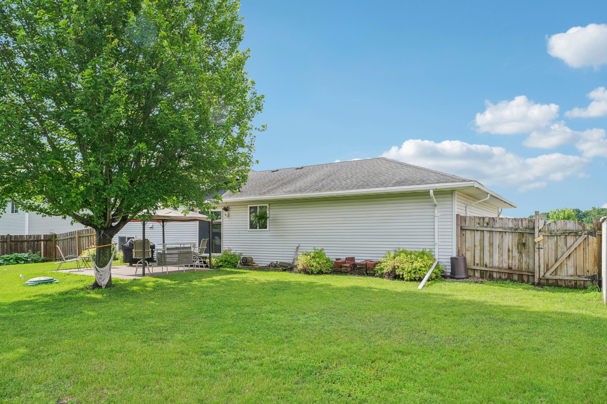 Frontier Cir-1706-035.jpg