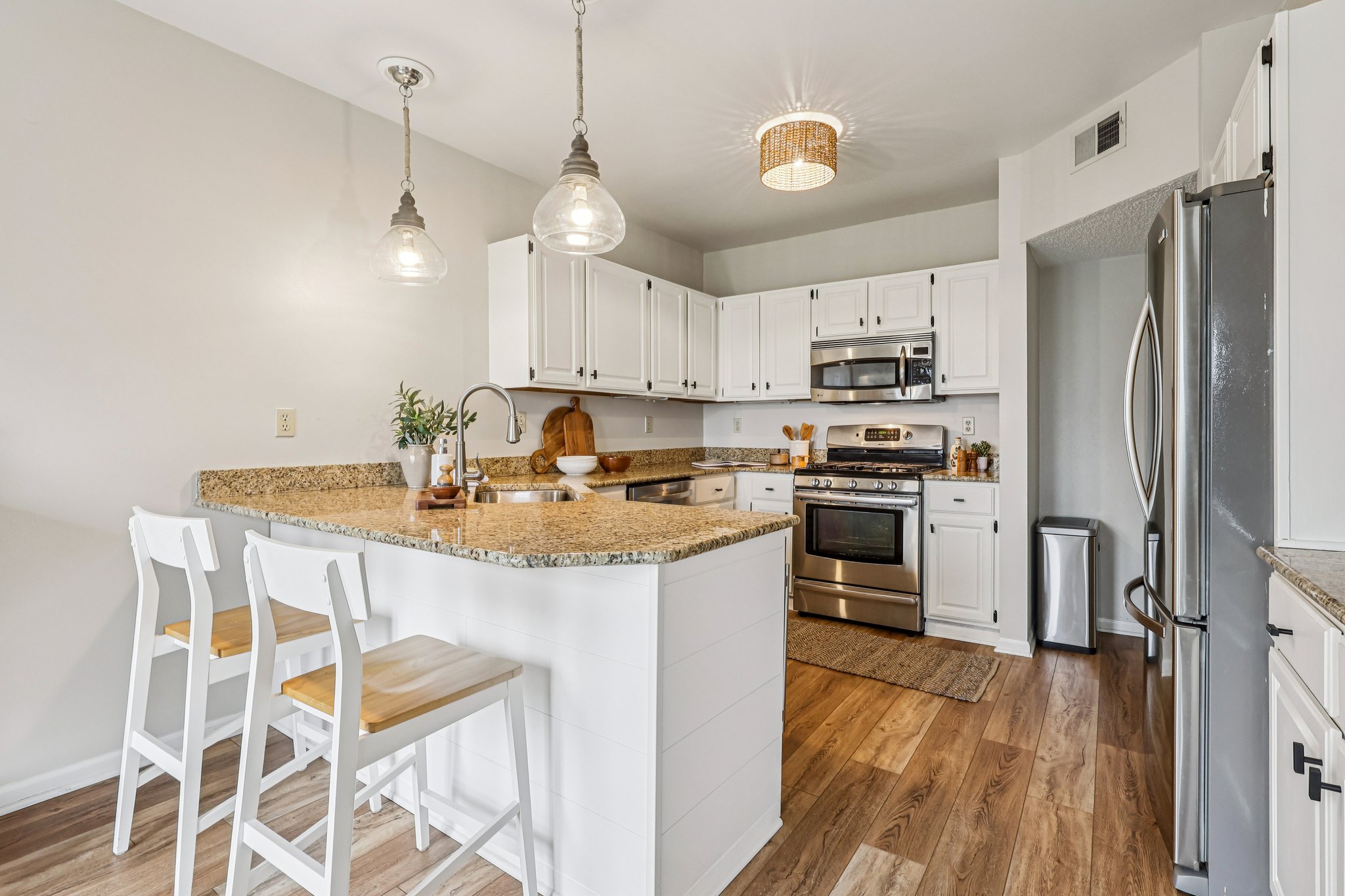 N Monument View-S2403-010.jpg