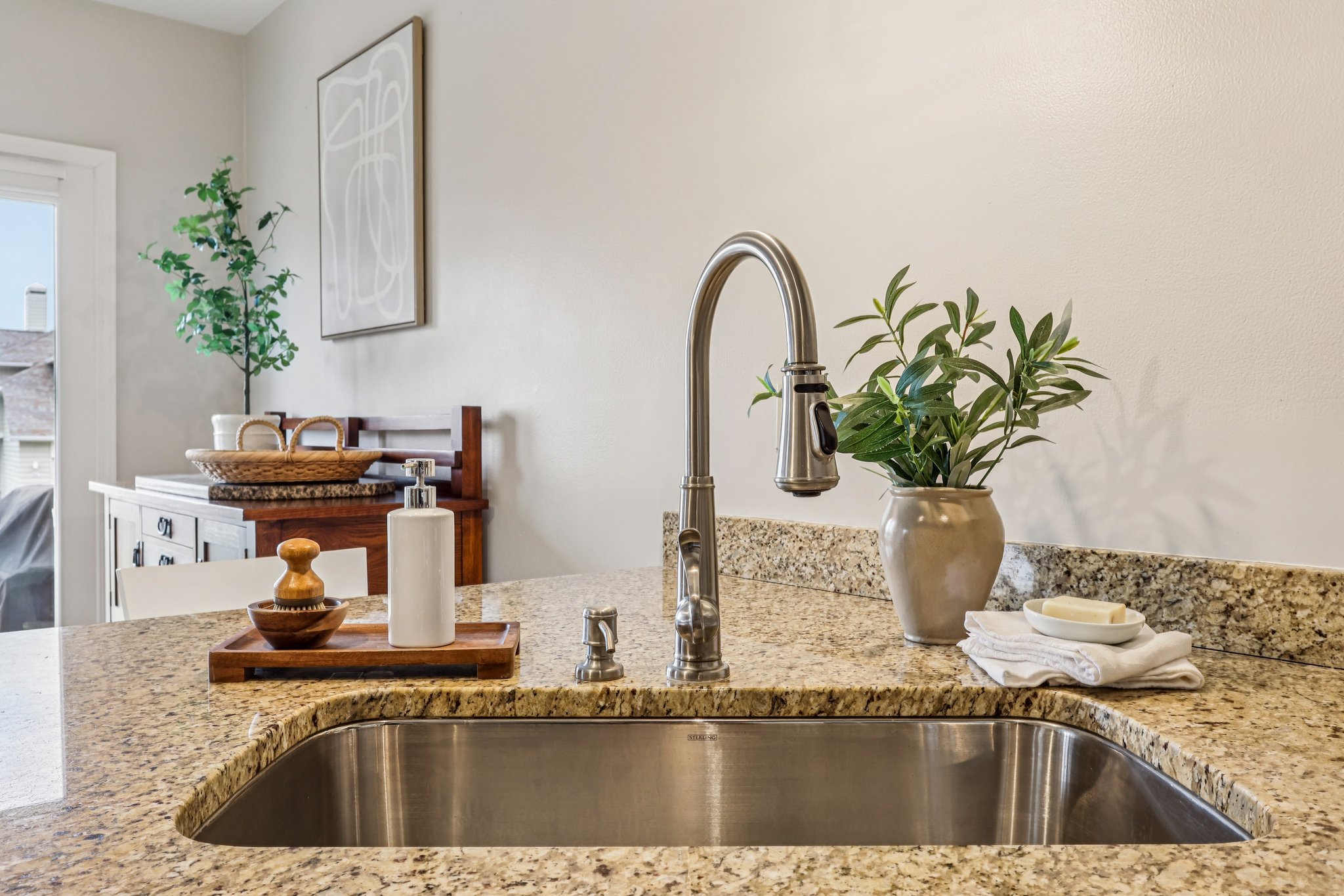 N Monument View-S2403-011.jpg