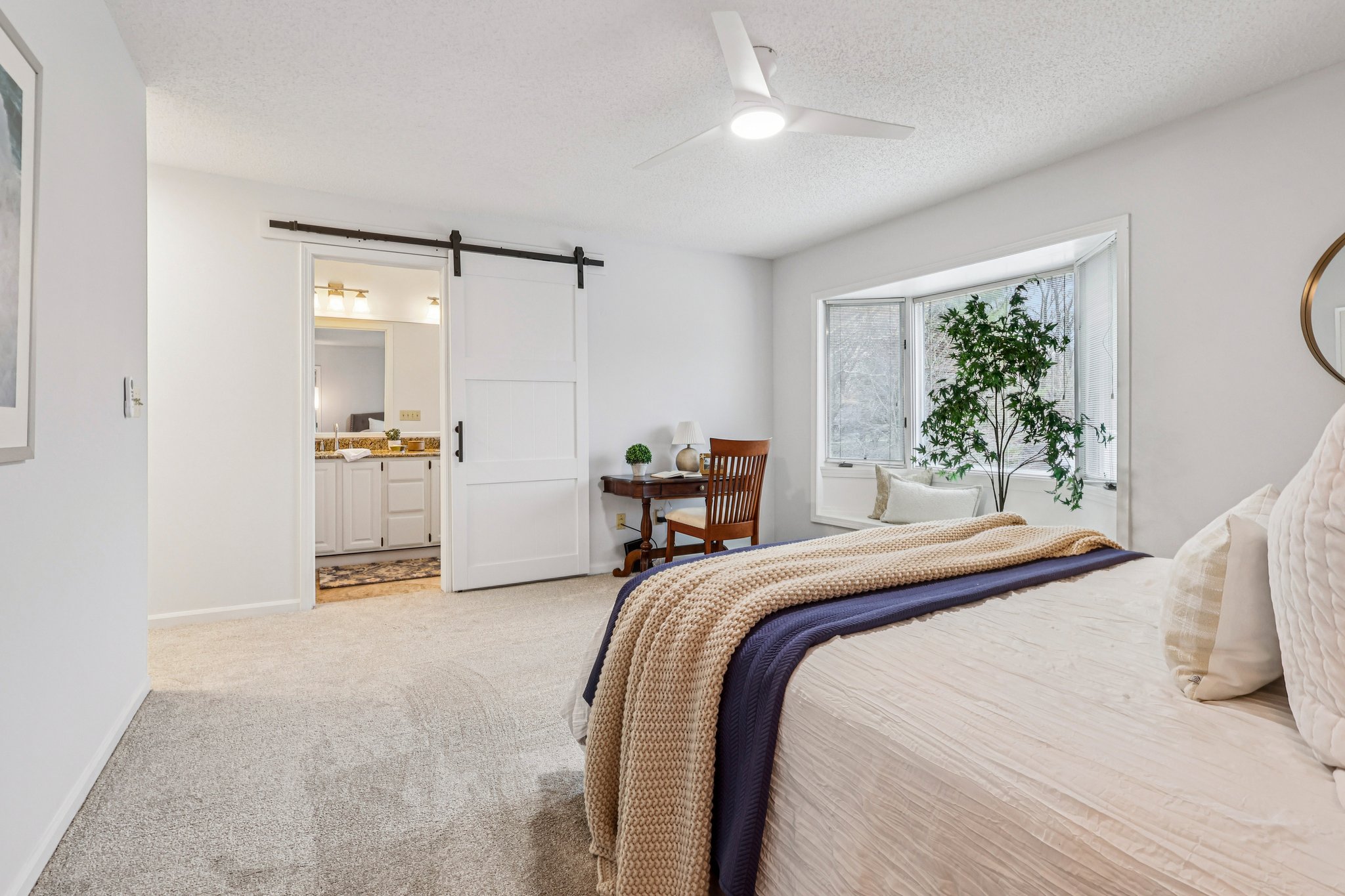 N Monument View-S2403-017.jpg