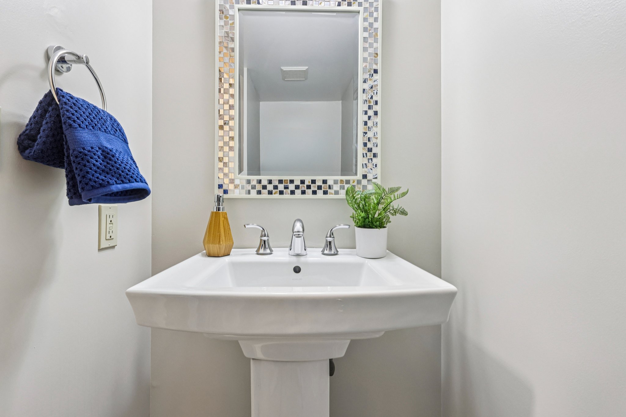 N Monument View-S2403-025.jpg