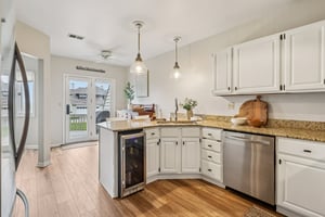 N Monument View-S2403-012.jpg