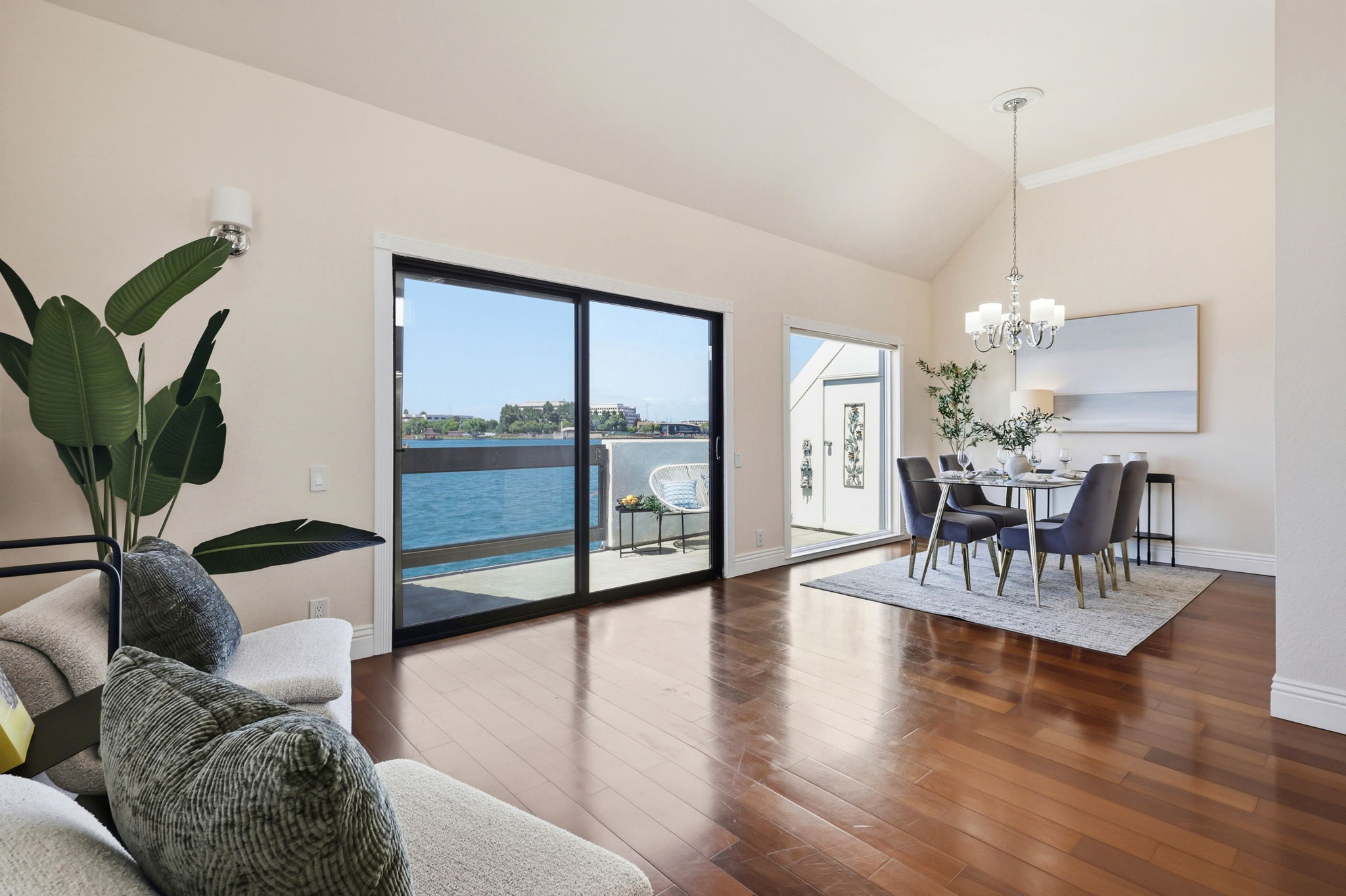 019_F8_608 Portofino Ln