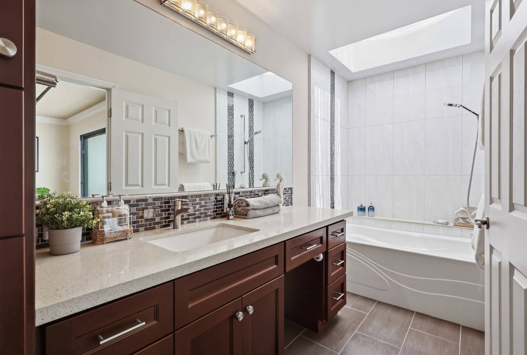 027_F8_608 Portofino Ln