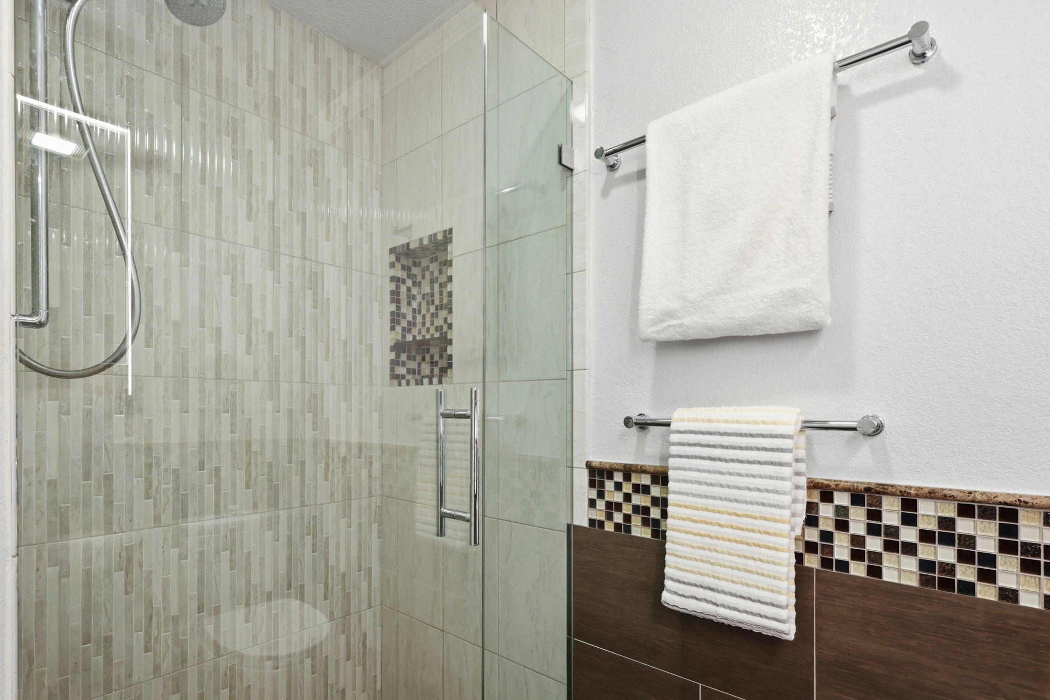032_F8_608 Portofino Ln