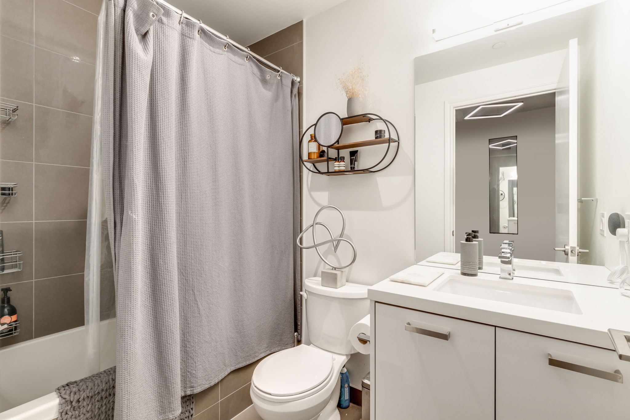 Toronto property showcase — delivered property photograph 3