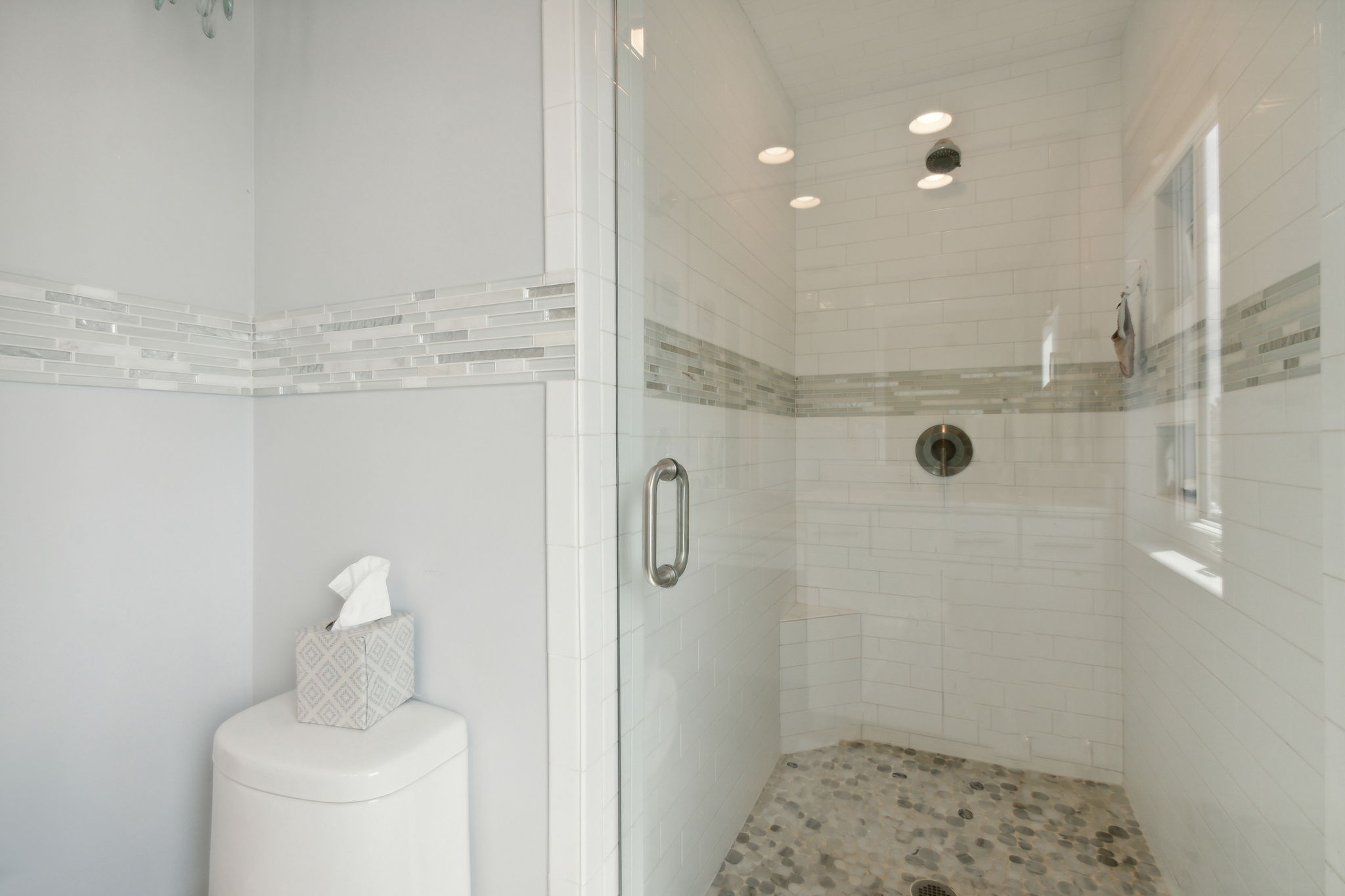 and tiled walk-in shower.