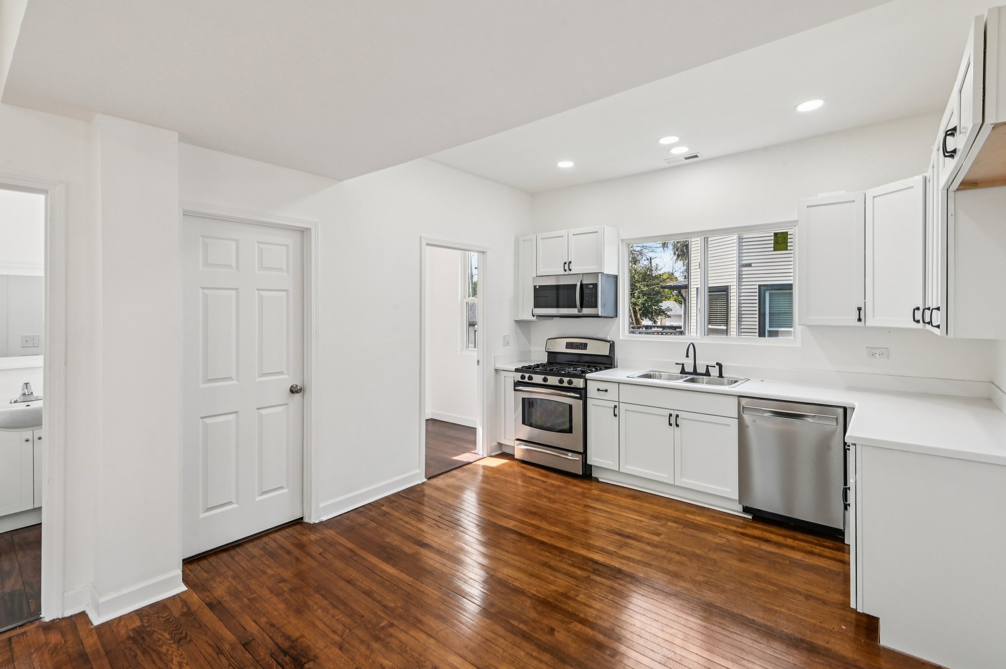 Whitley Ave-S0310-011.jpg