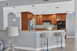 Kitchen/Breakfast Bar