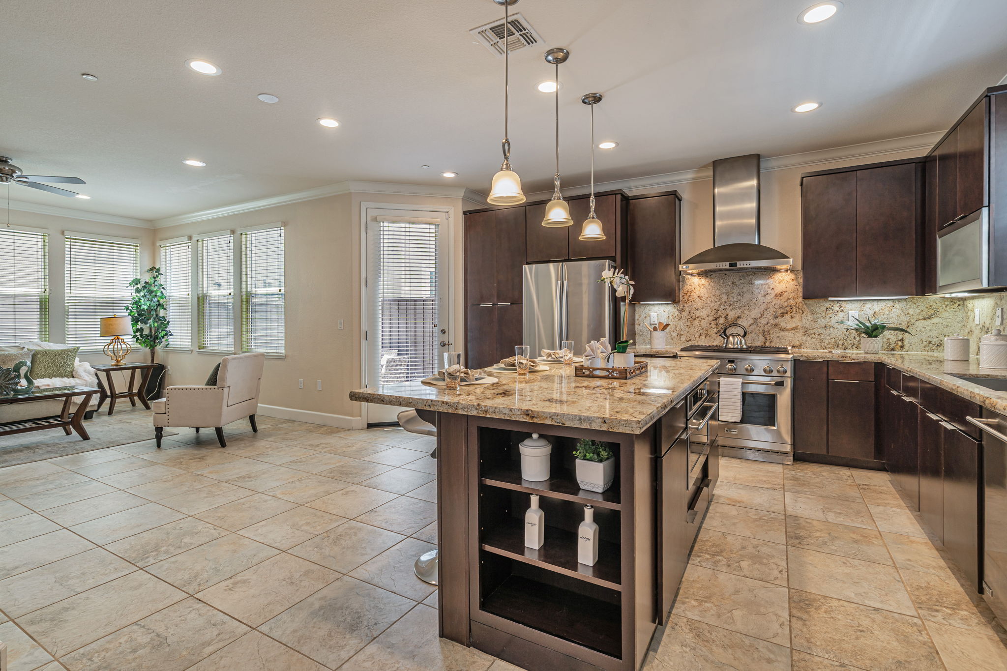 011_6083 Golden Vista Dr  San