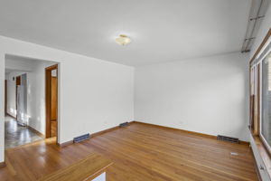  Photo 0