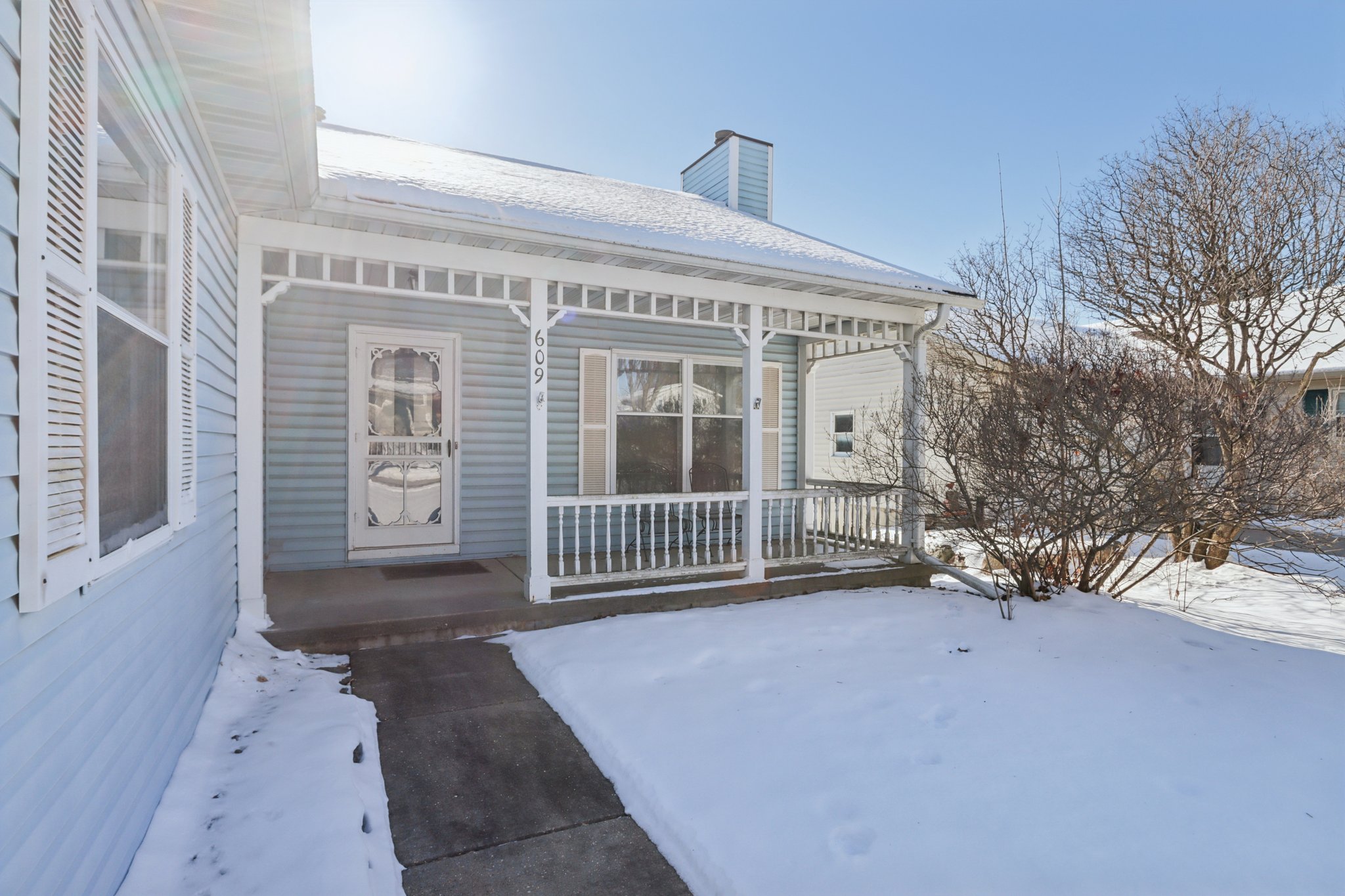 7 Nations Dr-S2901-004.jpg