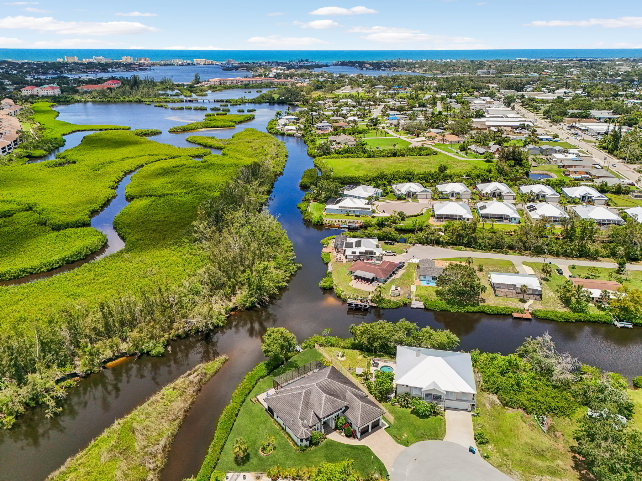Colonial Bay Dr-1806-009.jpg