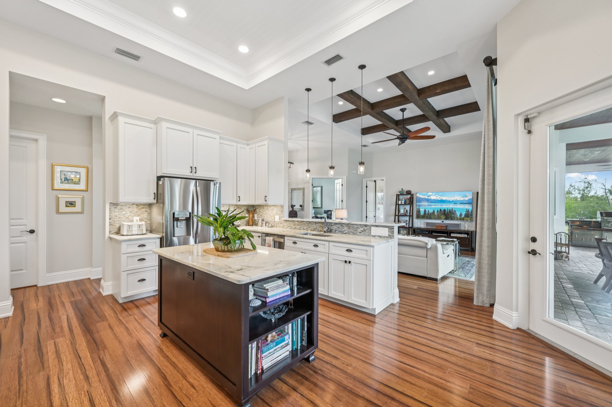 Colonial Bay Dr-1806-027.jpg