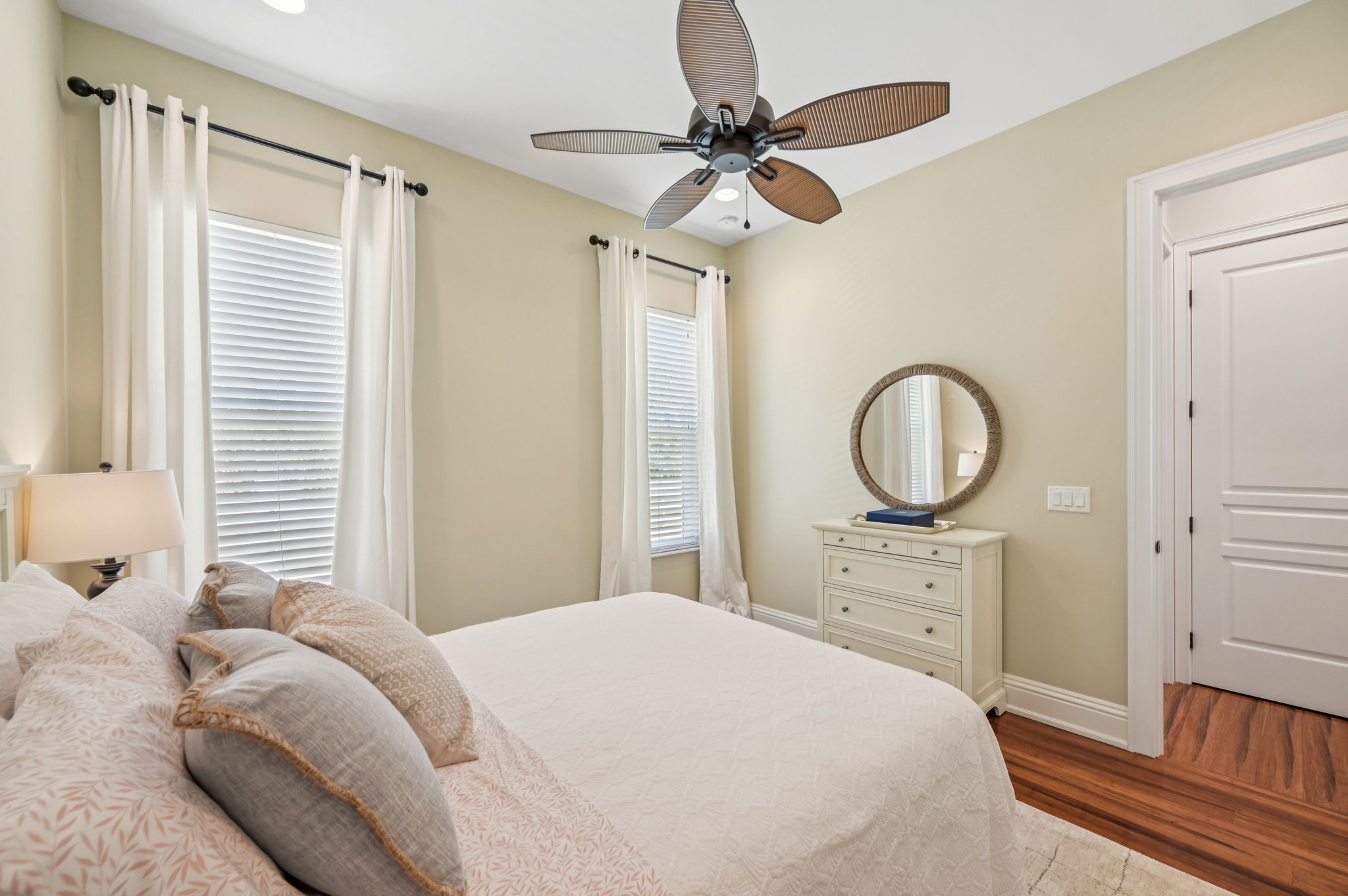 Colonial Bay Dr-1806-036.jpg
