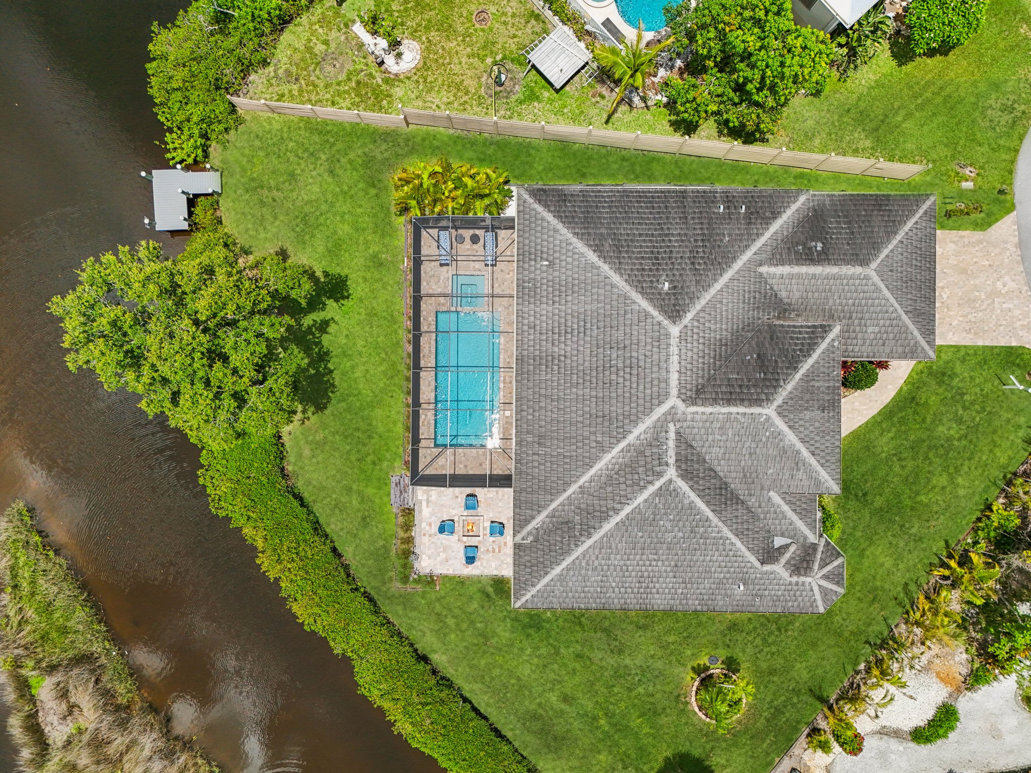 Colonial Bay Dr-1806-062.jpg