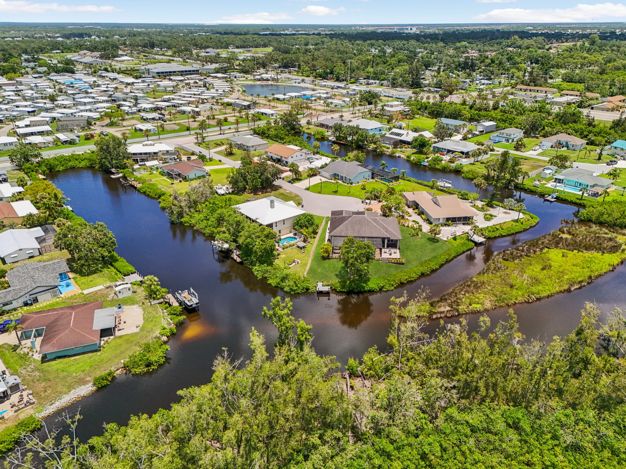 Colonial Bay Dr-1806-066.jpg