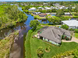 Colonial Bay Dr-1806-010.jpg