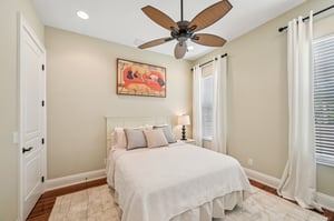 Colonial Bay Dr-1806-035.jpg