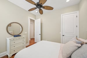 Colonial Bay Dr-1806-037.jpg