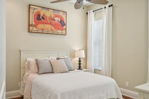 Colonial Bay Dr-1806-042.jpg