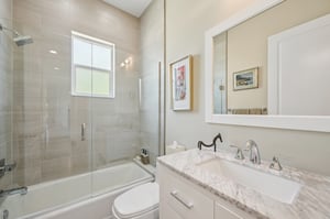 Colonial Bay Dr-1806-045.jpg