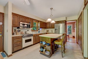 Kitchen/Breakfast Bar