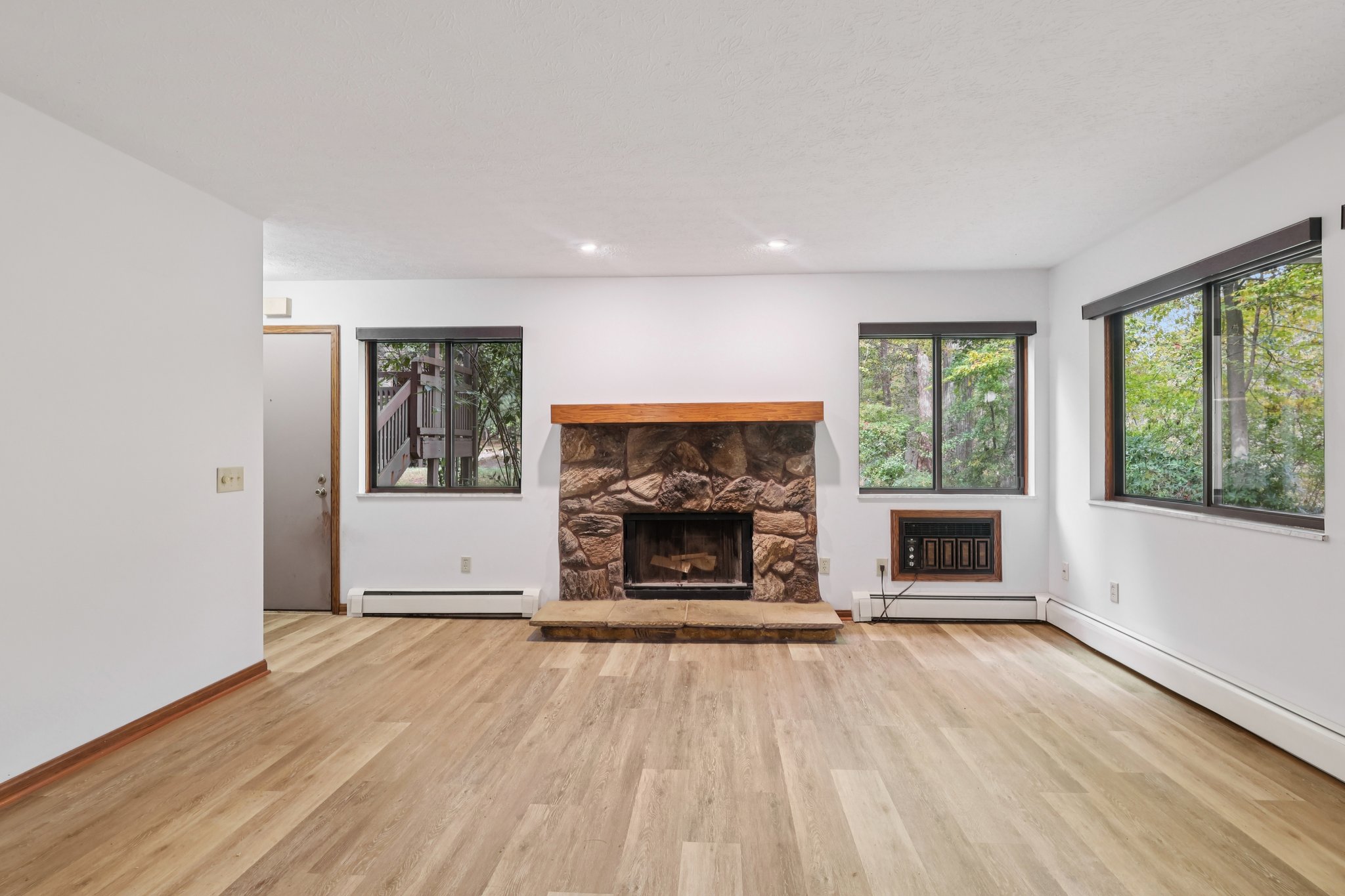 Meredith Ln-S1610-008.jpg