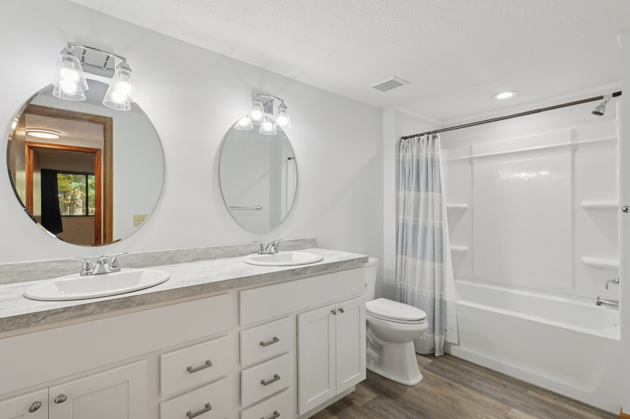 Meredith Ln-S1610-029.jpg