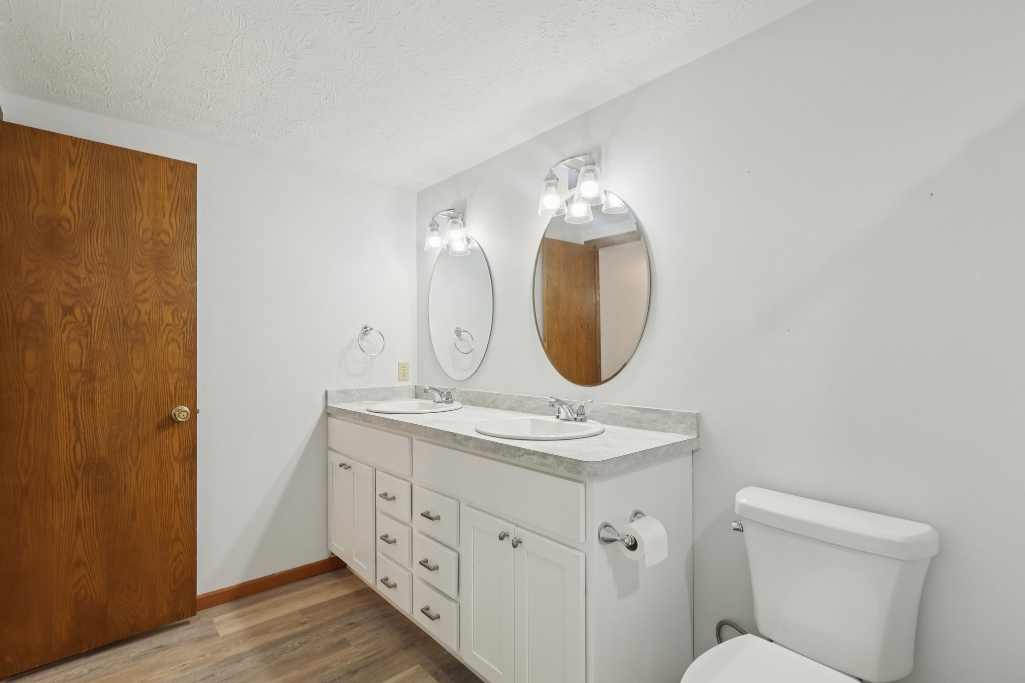 Meredith Ln-S1610-030.jpg