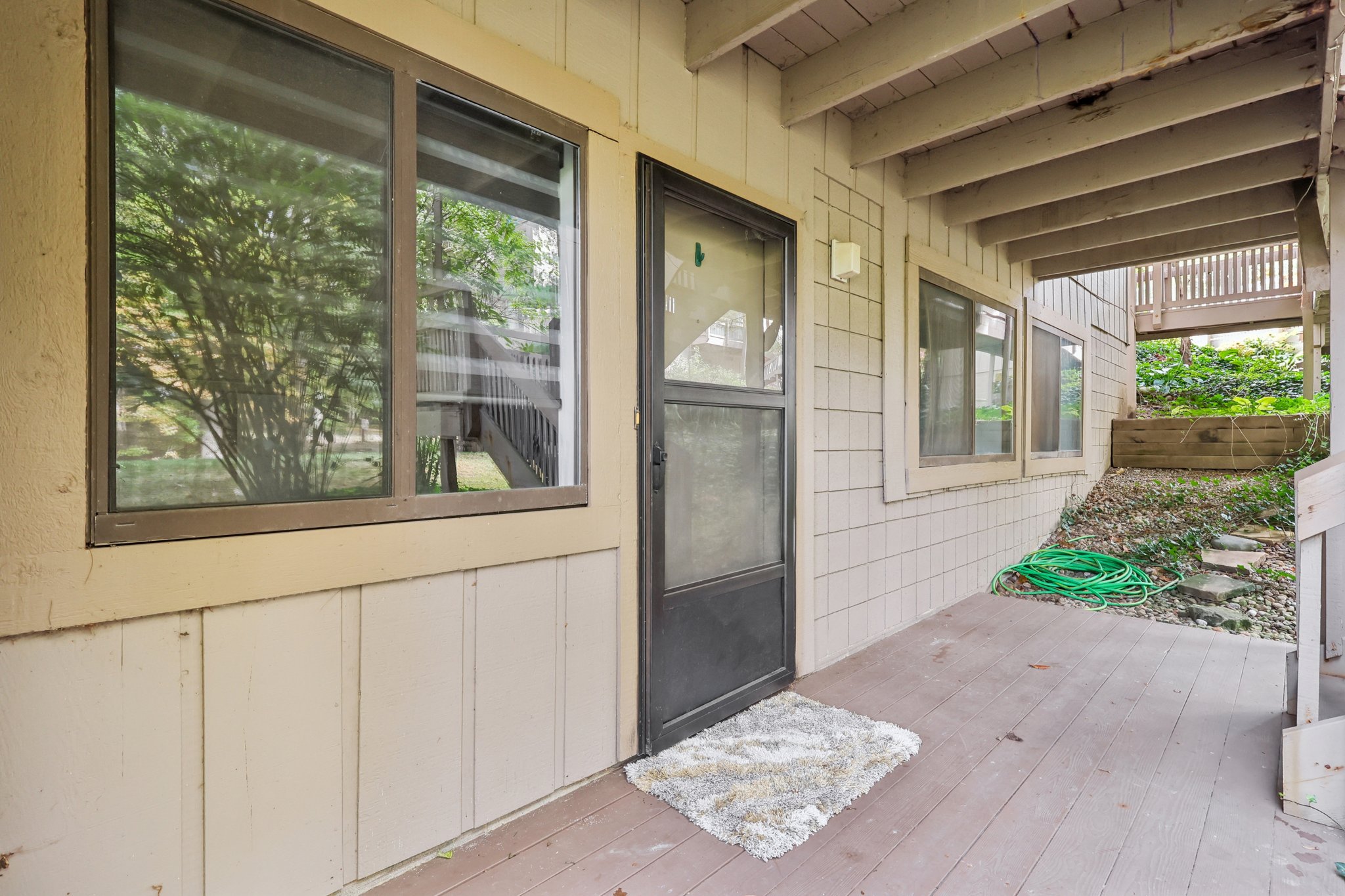 Meredith Ln-S1610-034.jpg