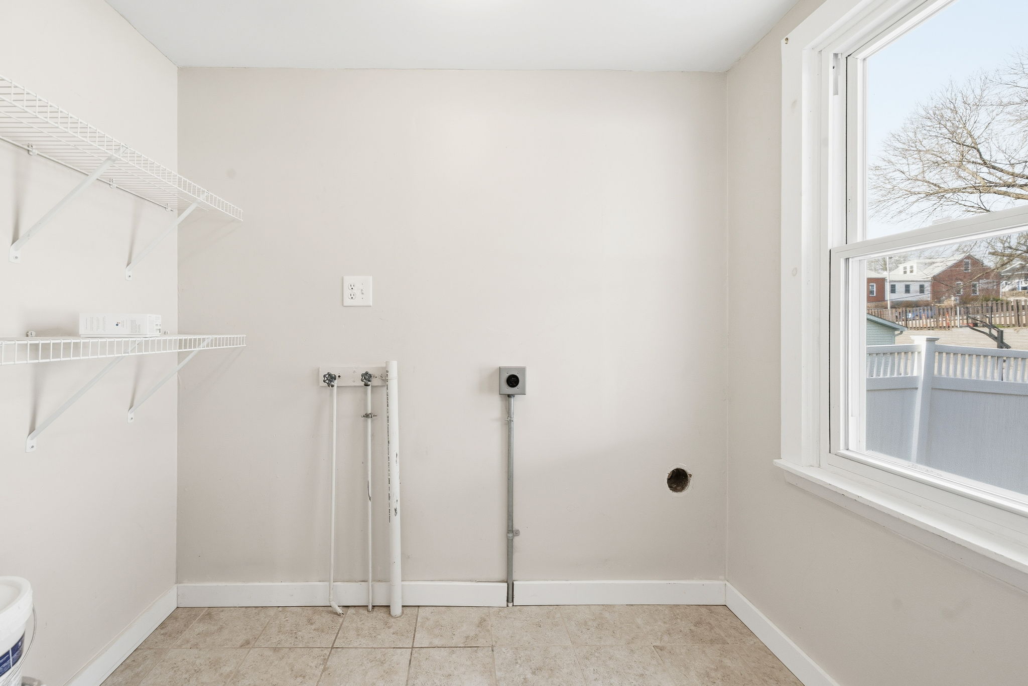 Sizable and cheery with so much light!