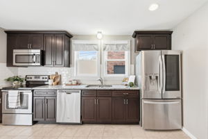 Move right in and entertain that evening!