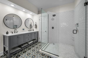 Master Bathroom1a