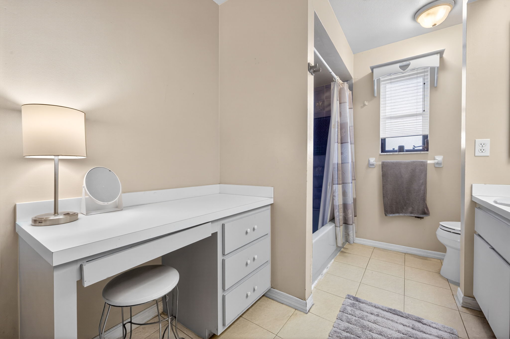 Guest Bathroom 2