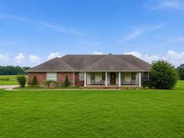New Construction real estate media in Beebe, Arkansas by Avery & Bryant