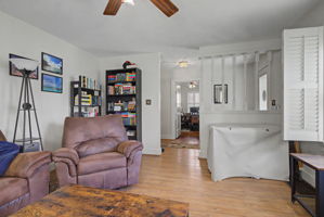  Photo 9