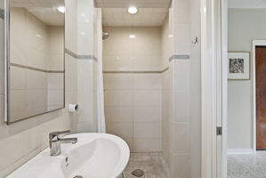  Photo 30