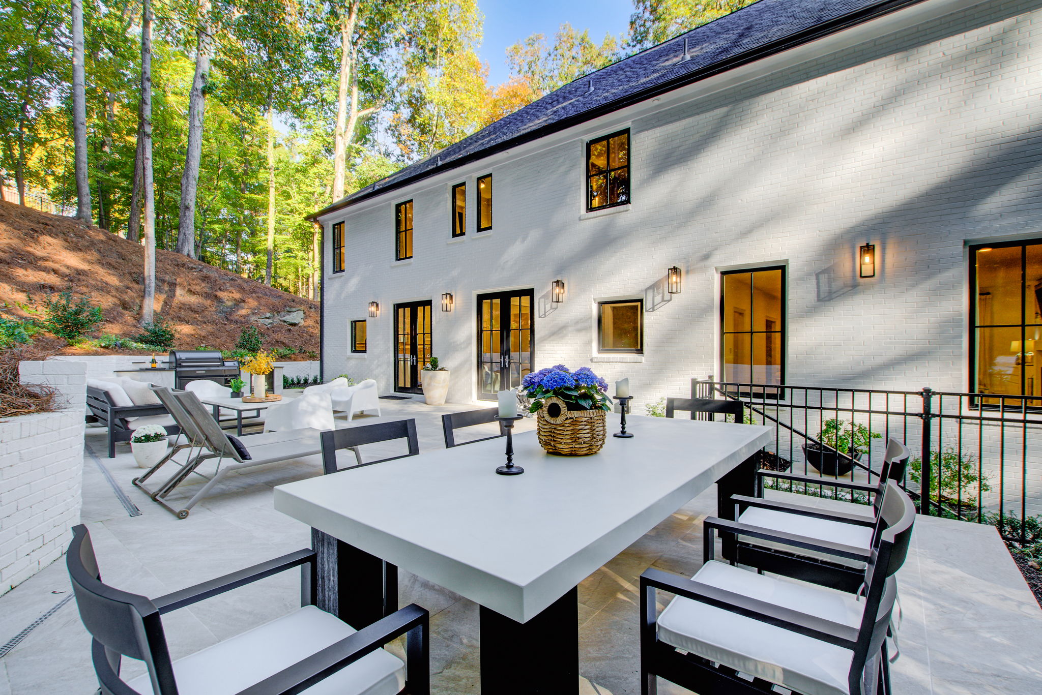25 Exterior Patio Detail E