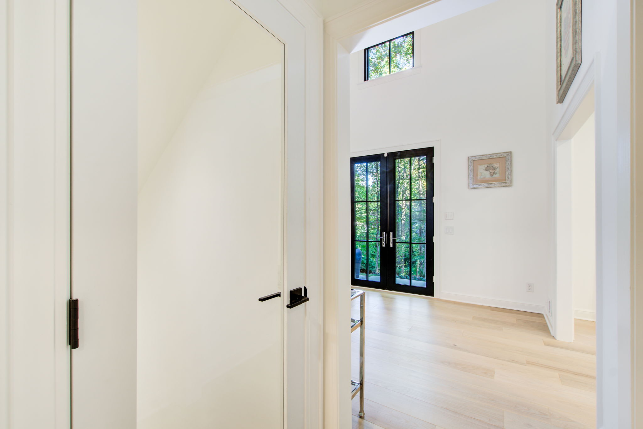 35 Terrace Level Access w Foyer View