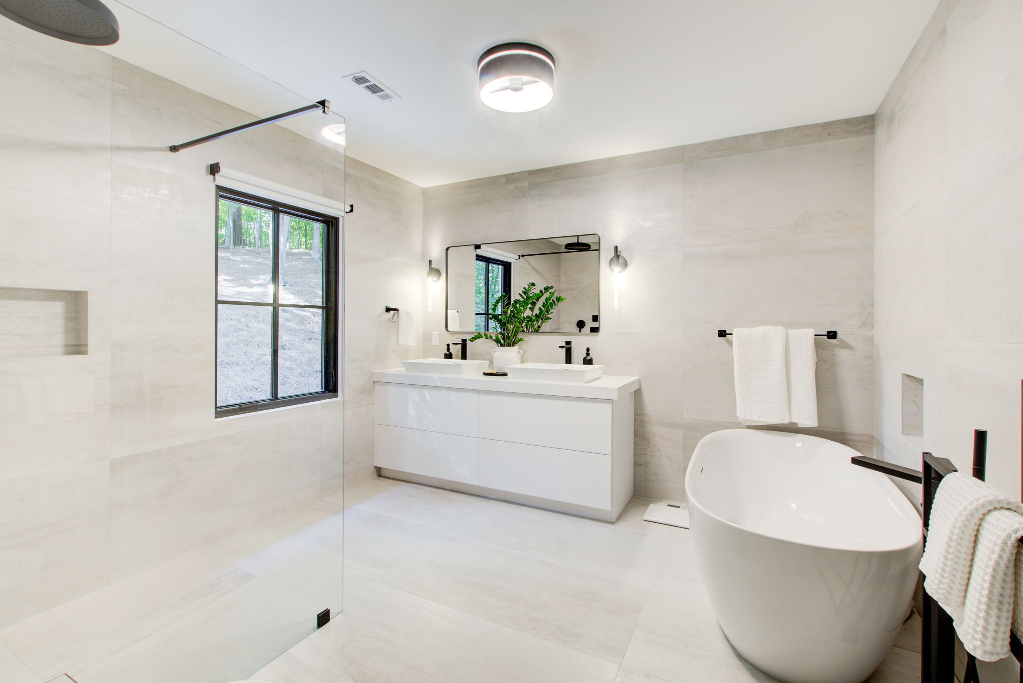 53 Main BR En Suite A