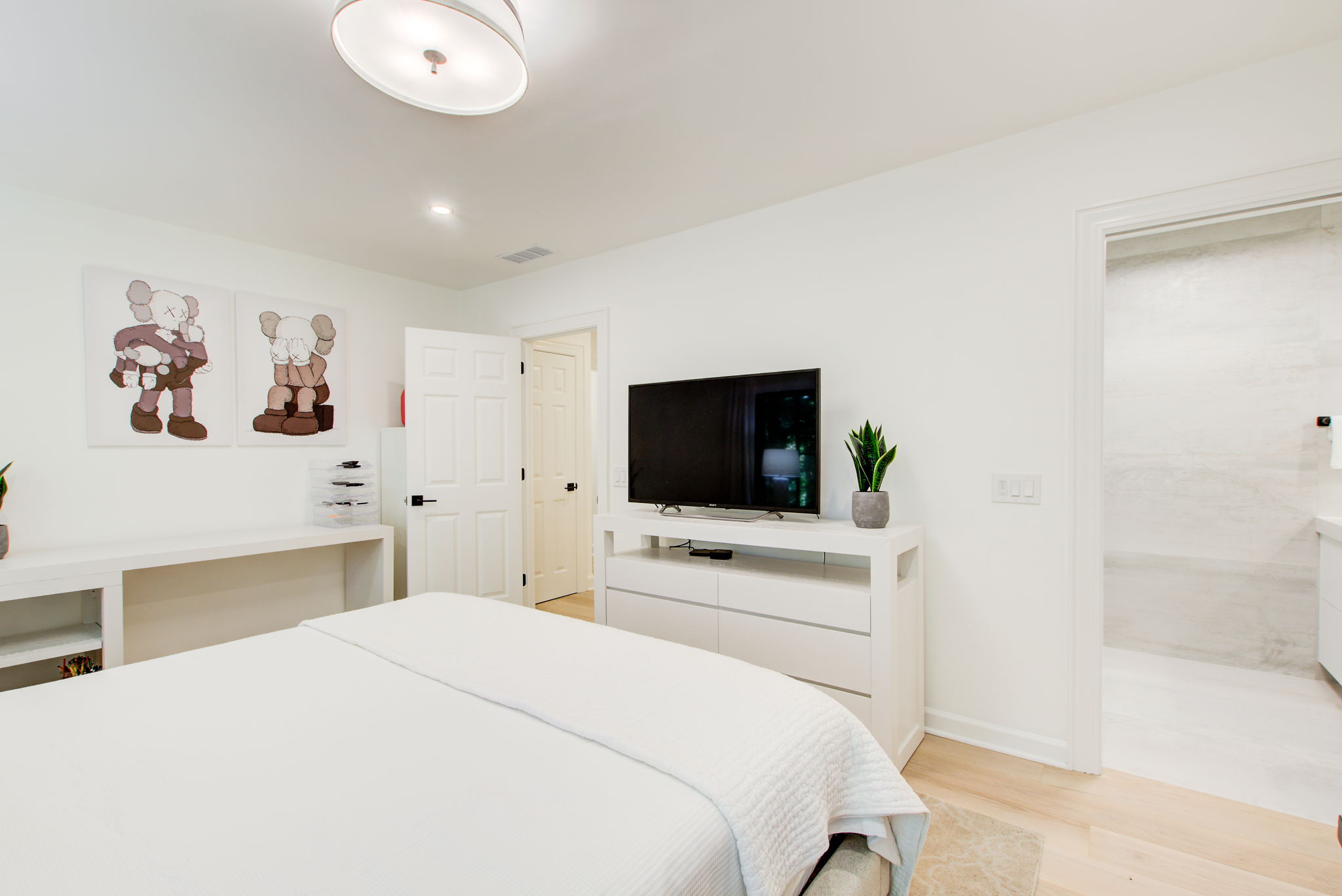 57 BR 2 B w En Suite View