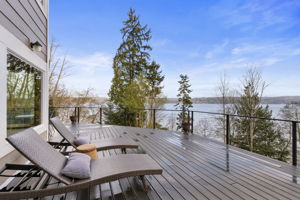 Newer 899 sq ft composite deck.