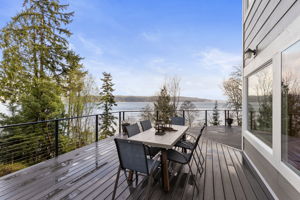 This 899 sq ft deck wraps around the front of the home capitalizing on ALLLLLL the views!