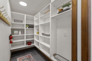 Large pantry!