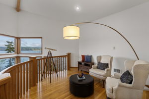 Curved viewing mezzanine.